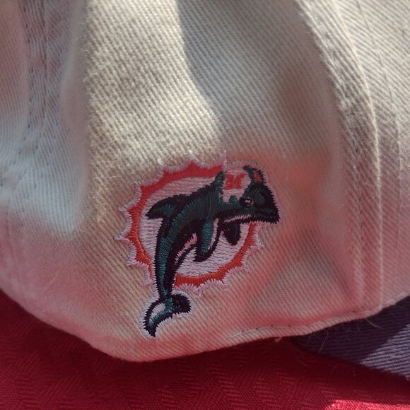 Autographed Travares Tillman #26 Miami Dolphins Hat - Picture 3 of 11